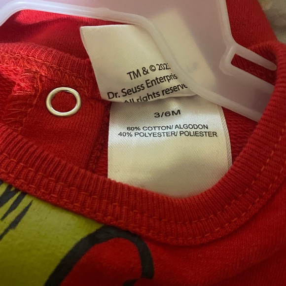 NWT Baby Grinch Outfit, size 3/6 months, smoke free home - Picture 4 of 4